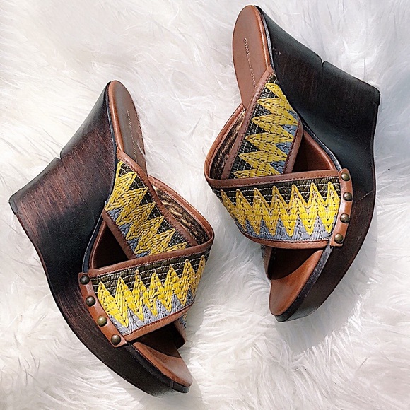Diane Von Furstenberg Shoes - Diane Von Furstenburg Woven Wedges sz 9.5 ✨
